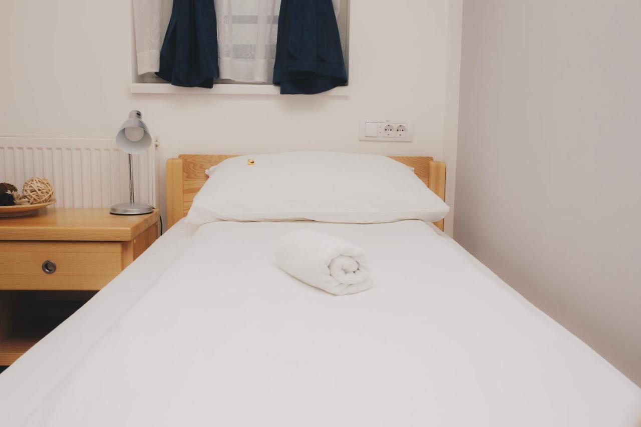 Bloom Inn Nis Luaran gambar
